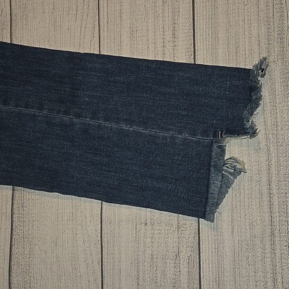 EVIDNT Tangier Step Hem Straight Cropped Jeans Medium Wash Size 30 NWT - Picture 10 of 16